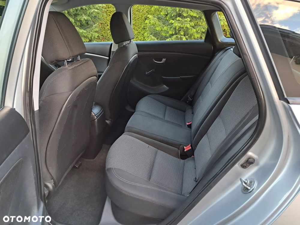 Hyundai i30 1.6 Classic + - 8
