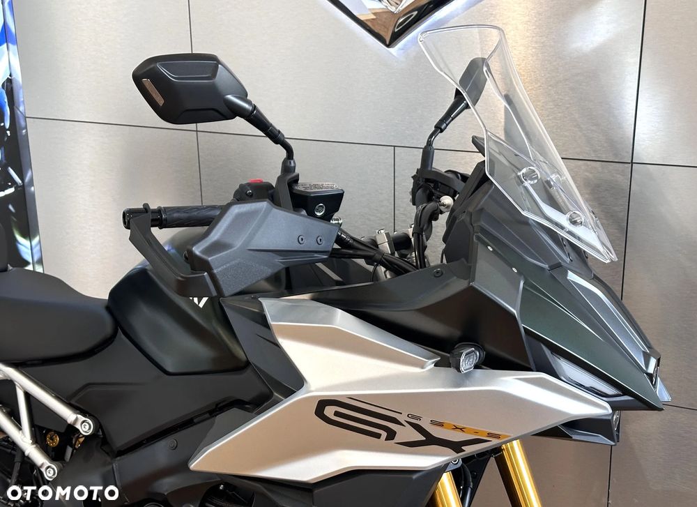 Suzuki GX - 4