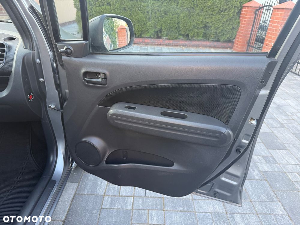Suzuki Splash 1.0 Comfort - 26