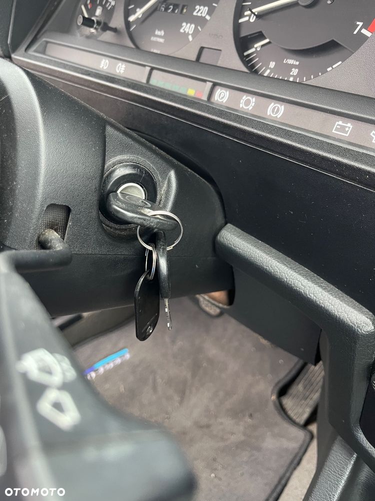 BMW Seria 3 316i - 27