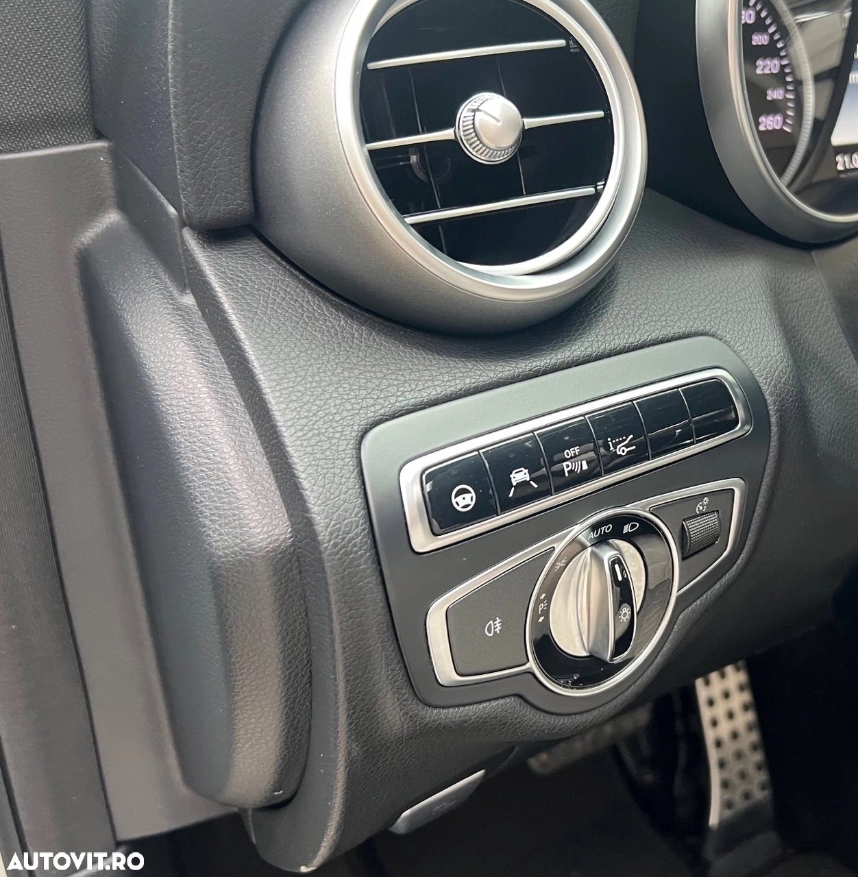 Mercedes-Benz C 400 4Matic T 7G-TRONIC AMG Line - 8