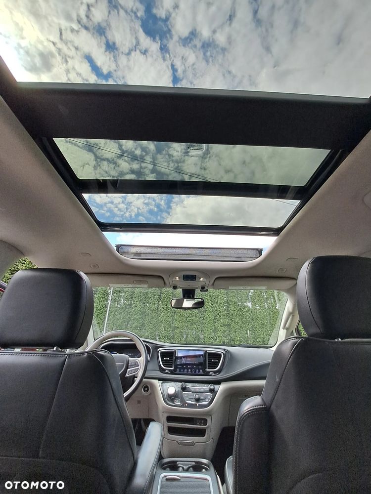 Chrysler Pacifica - 18