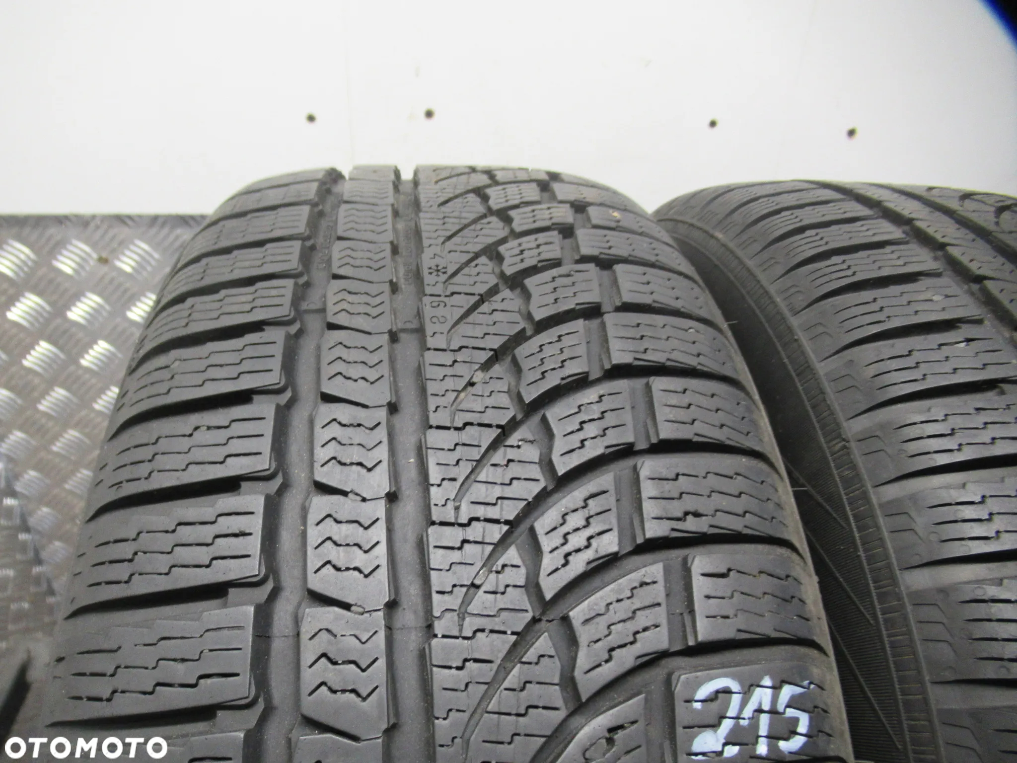 2x Nokian WR A4 215/55/17 98V EL nr.1752 7,2mm - 3