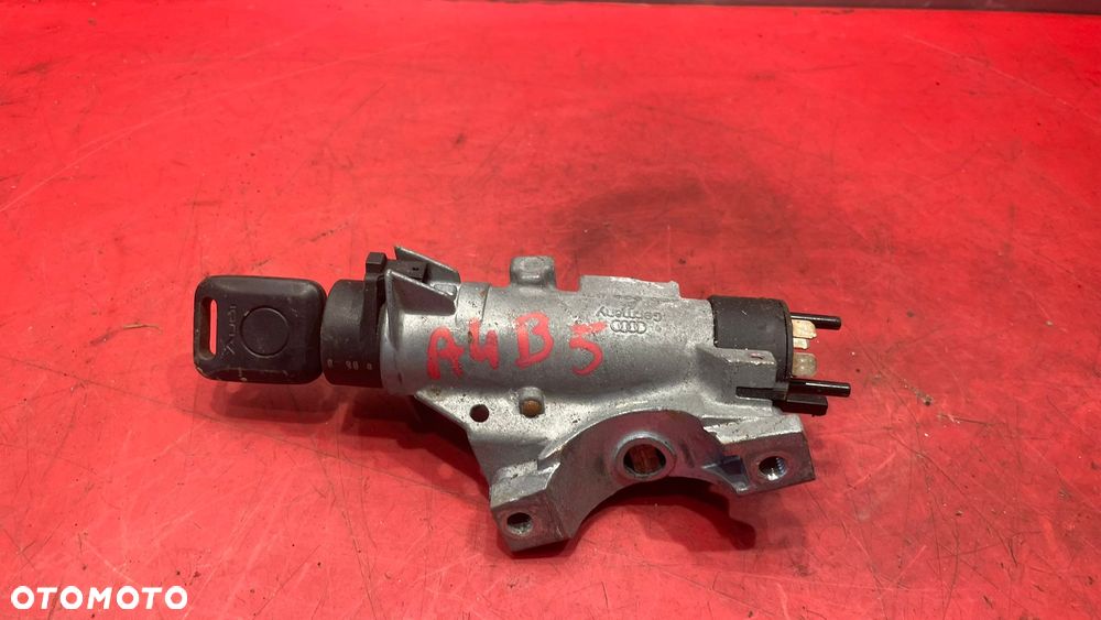 STACYJKA KLUCZYK  AUDI A4 B5 4D0905851A - 3