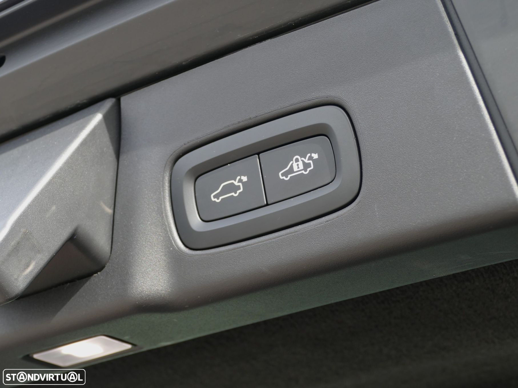 Volvo V90 2.0 T8 PHEV Plus Dark AWD - 26