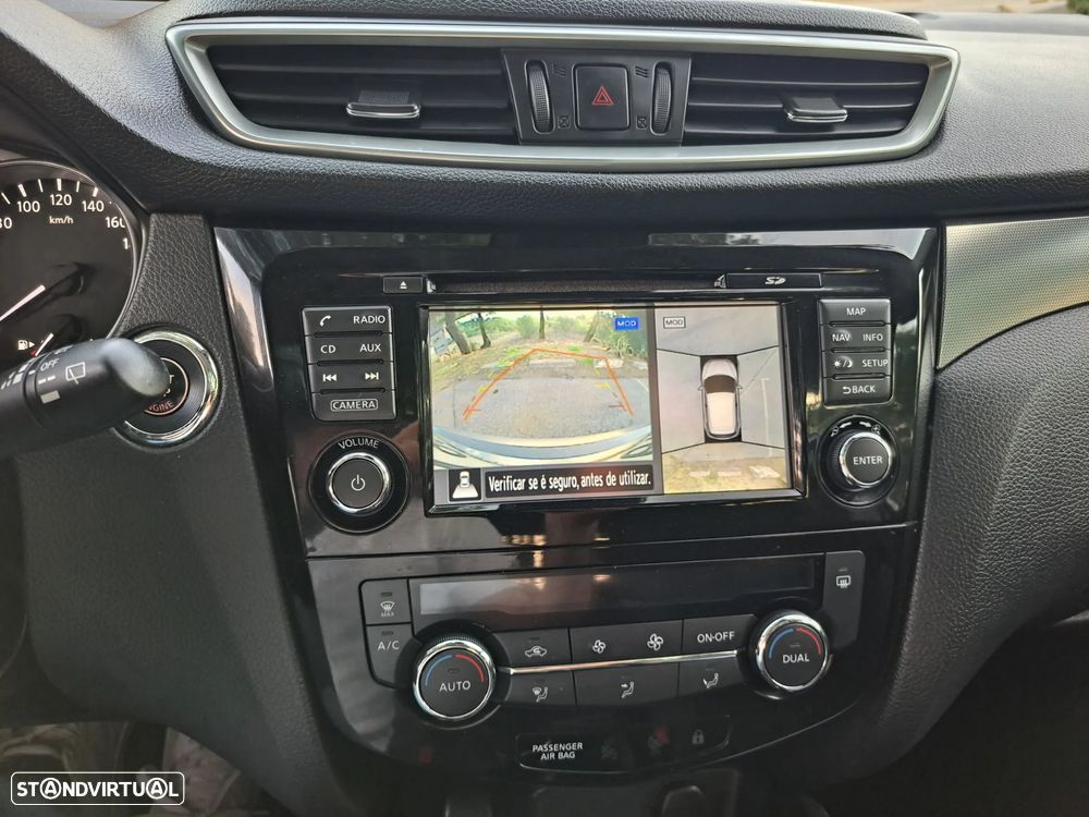 Nissan Qashqai 1.5 dCi N-Connecta 18 - 27