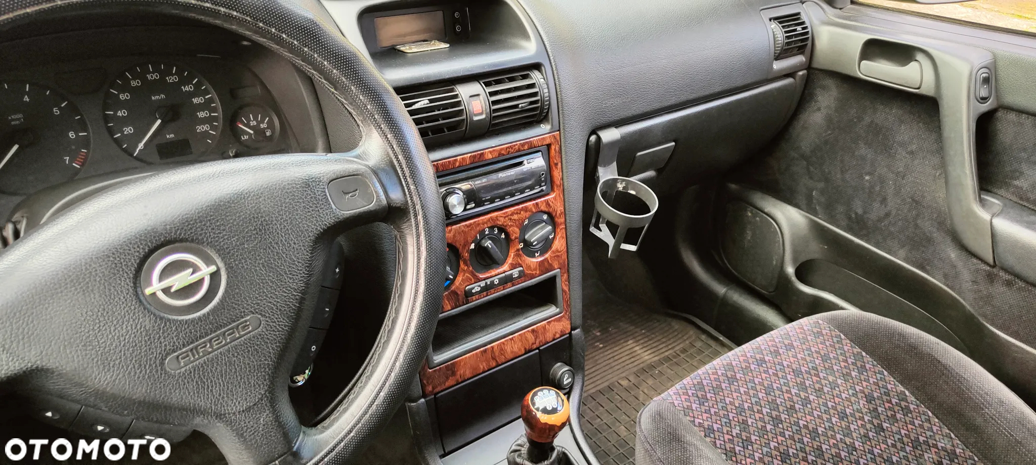 Opel Astra 1.6 - 11