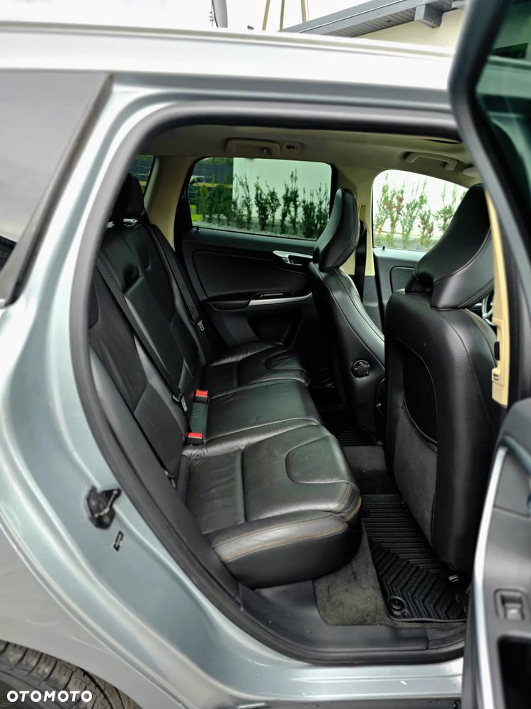 Volvo XC 60 T6 AWD Momentum - 16