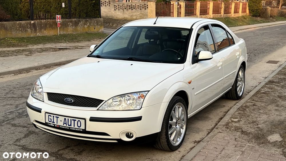 Ford Mondeo 2.5 V6 Ghia - 14