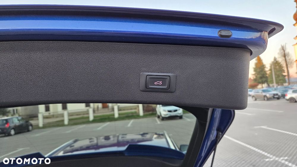 Audi A4 Avant 2.0 TDI DPF clean diesel S line Sportpaket - 12