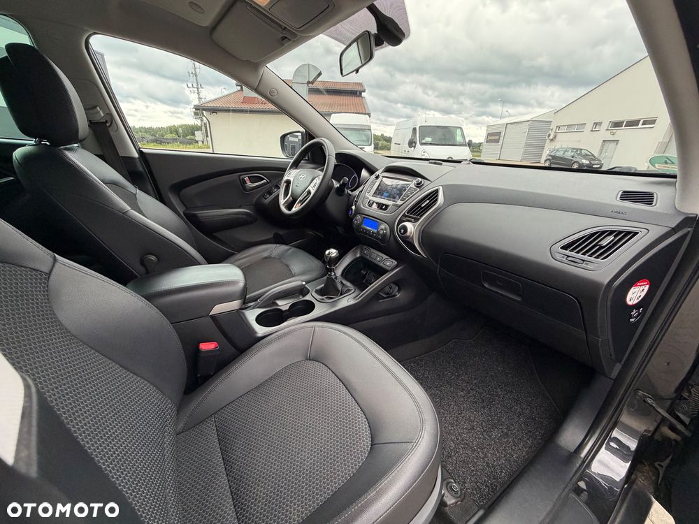 Hyundai ix35 blue 1.6 2WD Finale Gold - 12