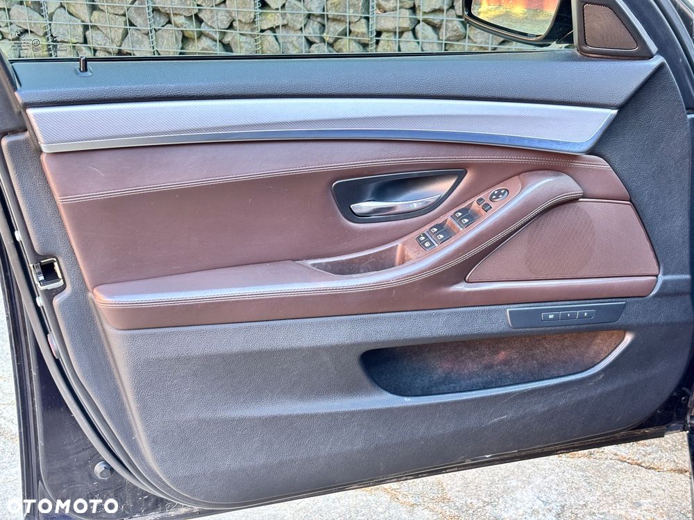 BMW Seria 5 530d xDrive Luxury Line - 19