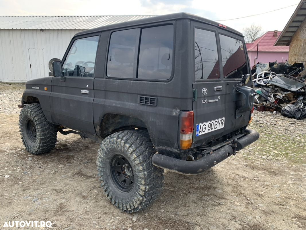 Toyota Land Cruiser - 3