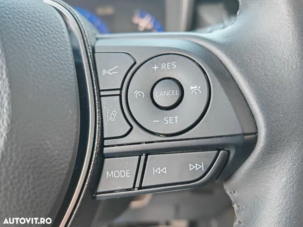 Toyota Corolla ver-1-8-hsd-dynamic - 20