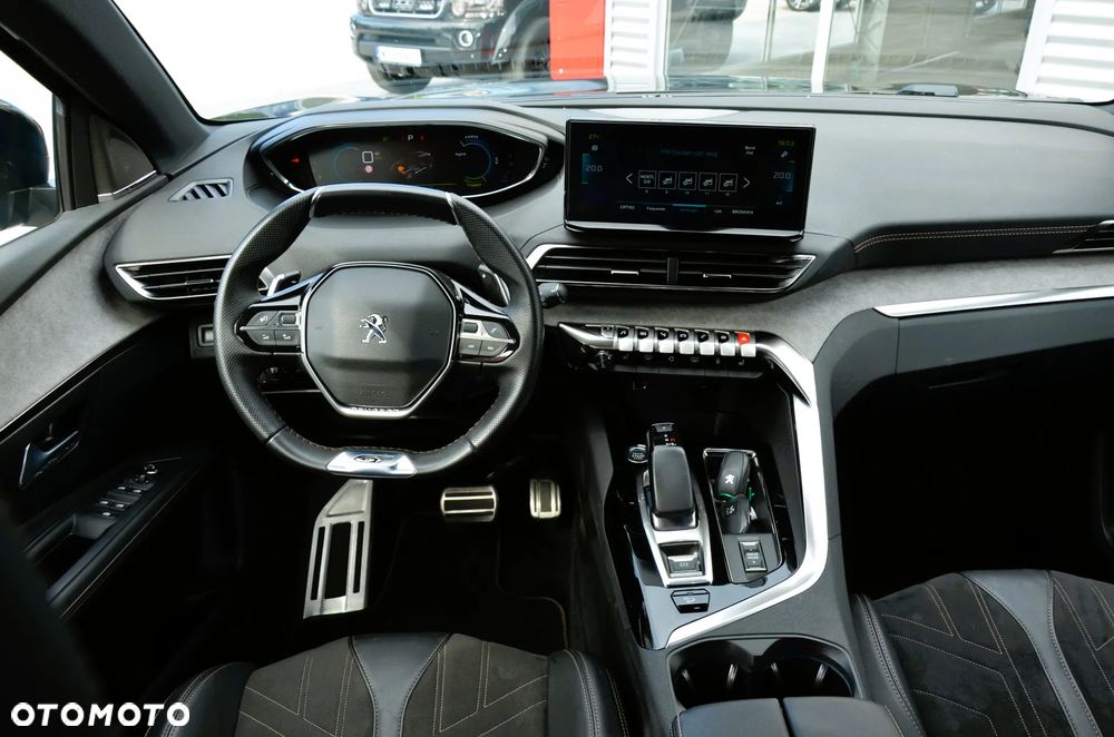 Peugeot 3008 1.6 PureTech HYbrid4 GT Line S&S EAT8 - 24