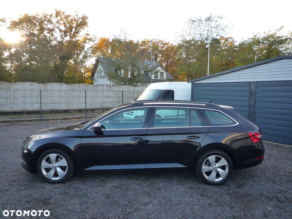 Skoda Superb Combi 2.0 TDI DSG Style - 5