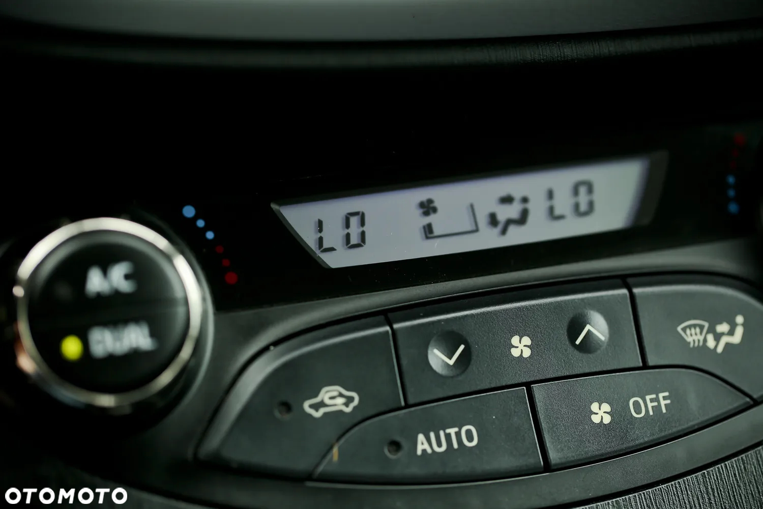 Toyota Yaris ver-hybrid-1-5-vvt--i-comfort - 34