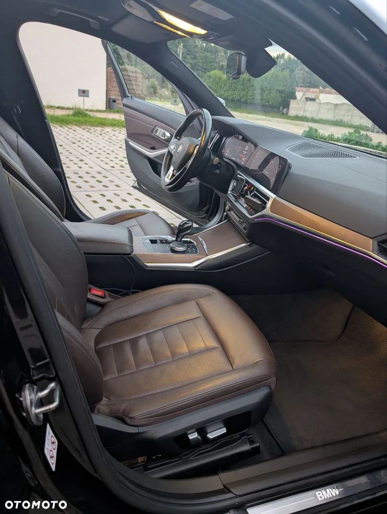 BMW Seria 3 320d xDrive Luxury Line sport - 19