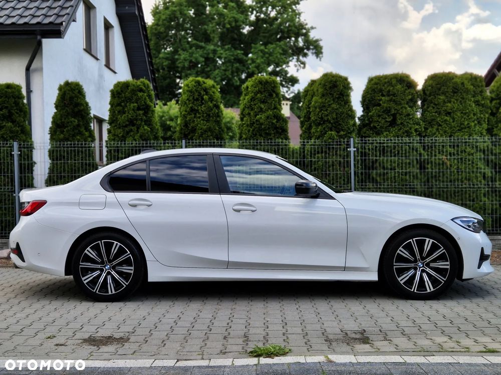 BMW Seria 3 318i Sport Line - 18