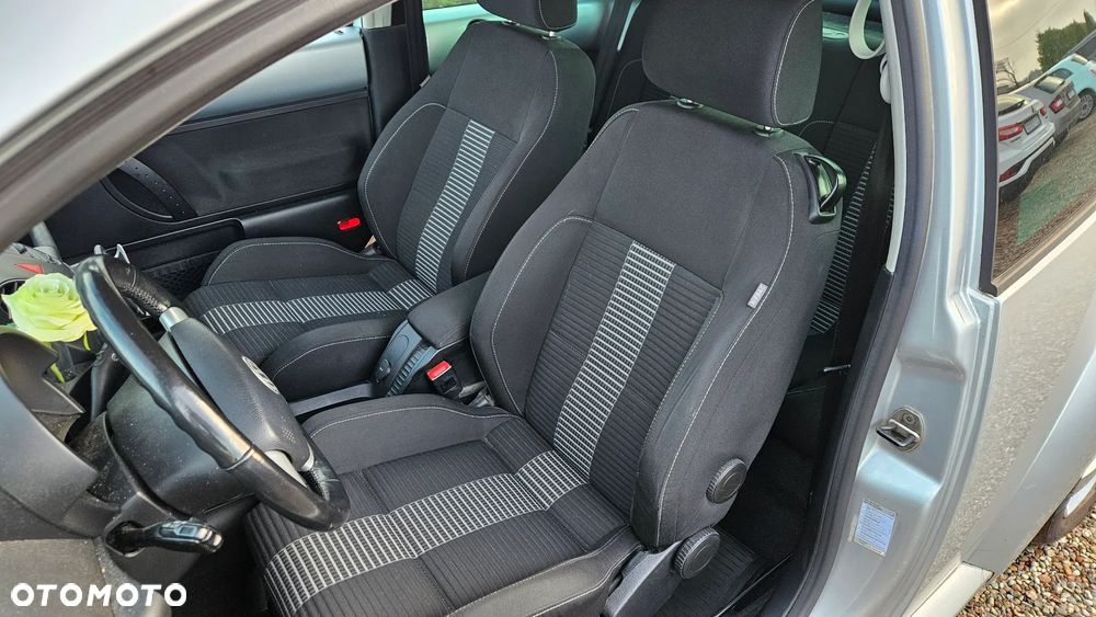 Volkswagen New Beetle - 6