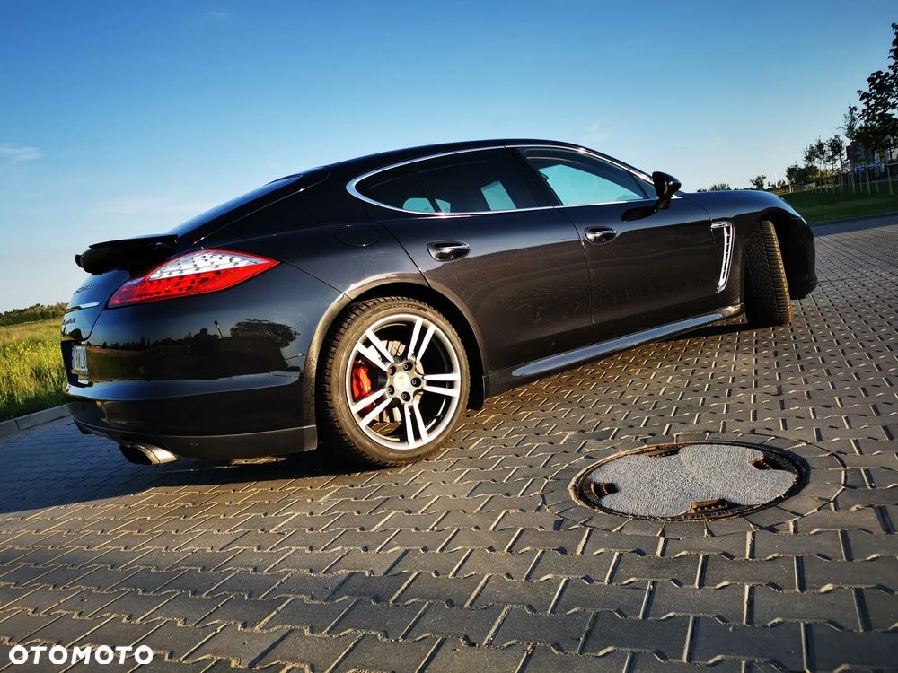 Porsche Panamera Turbo PDK - 6