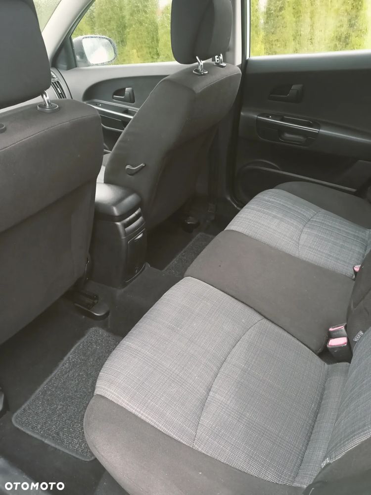 Kia Ceed - 10
