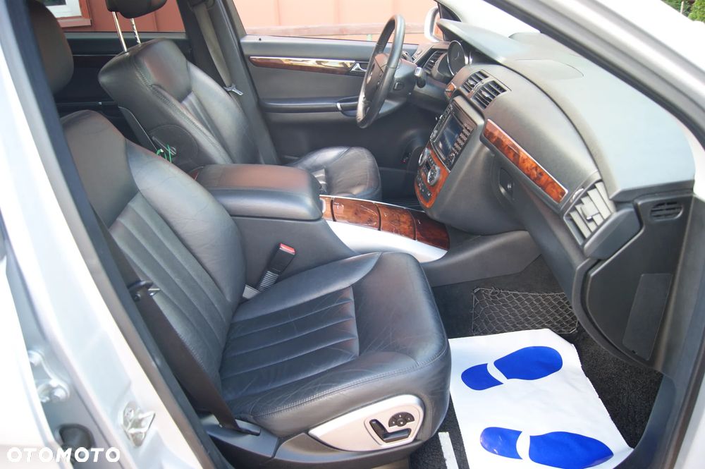 Mercedes-Benz Klasa R 500 4Matic 7G-TRONIC - 36