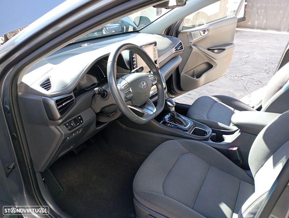 Hyundai Ioniq - 11