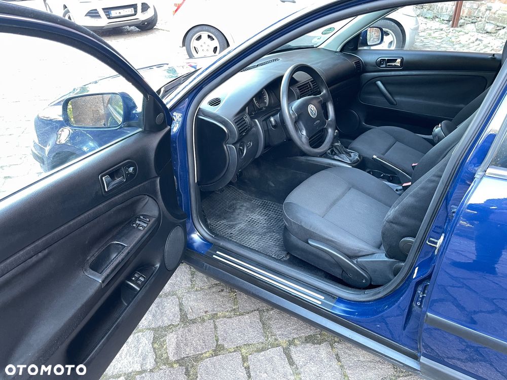 Volkswagen Passat 2.0 Comfortline - 4