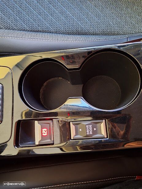 Peugeot 208 1.2 Hybrid Allure e-DCS6 - 28