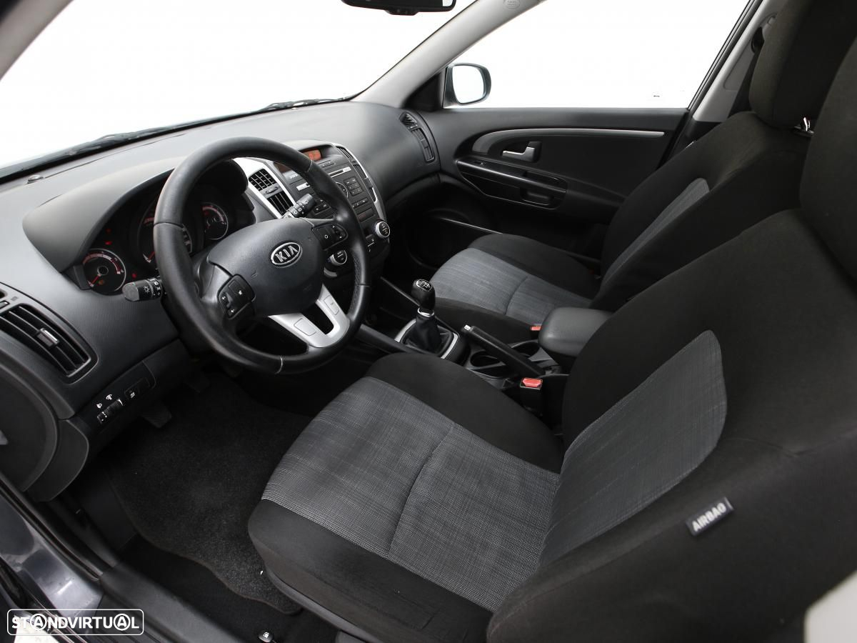 Kia Ceed - 6