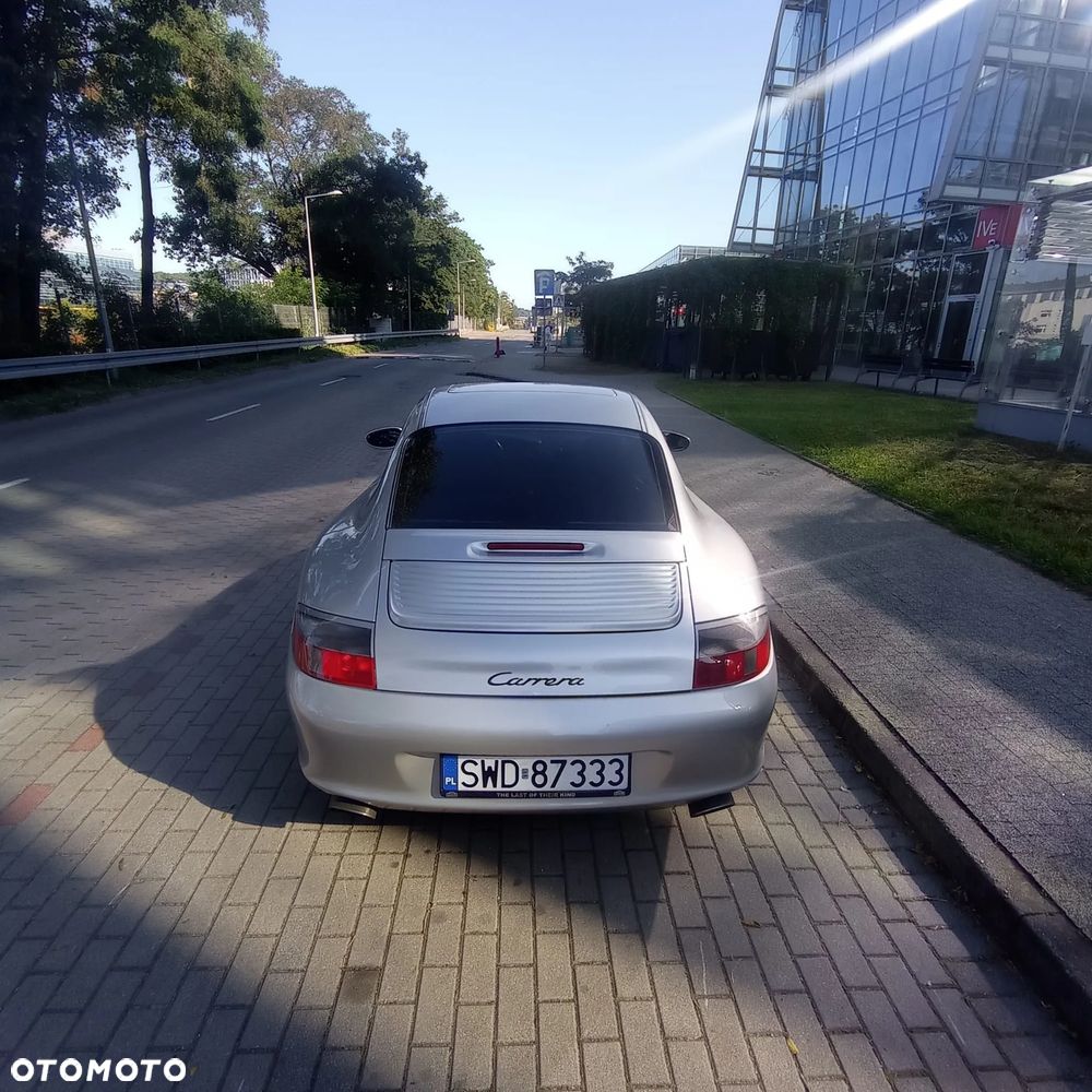 Porsche 911 Carrera - 5
