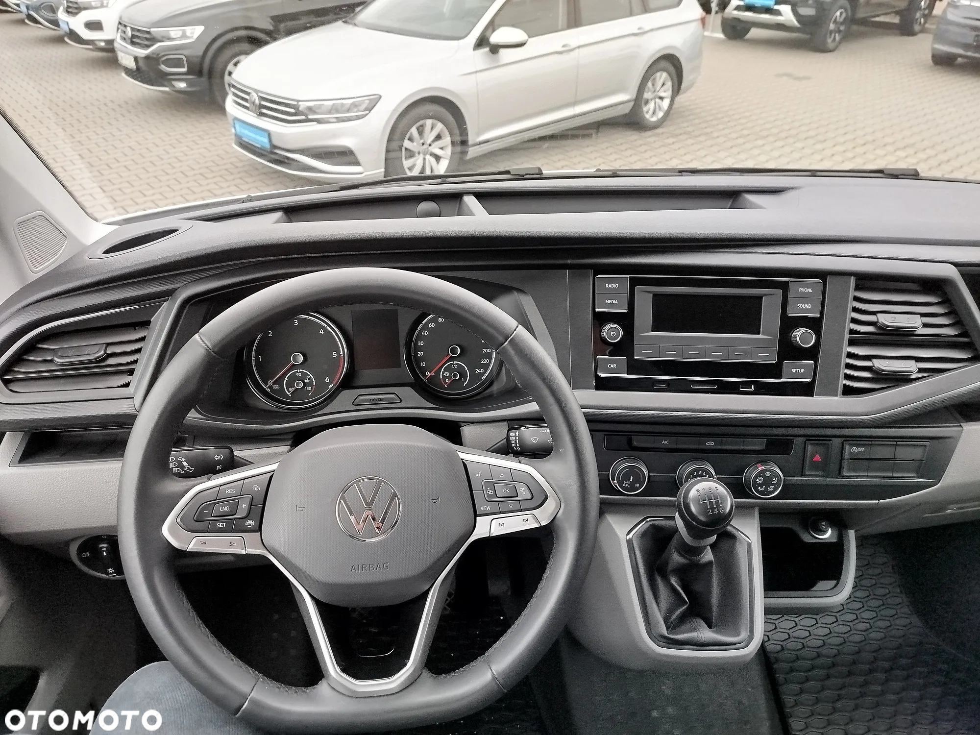Volkswagen TRANSPORTER T6.1 FURGON / Silnik: 2,0 TDI / 110 kW (150 KM) / skrzynia biegów: 6-biegowa manualna / Rozstaw osi: 3400 mm - 9