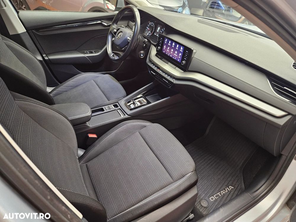 Skoda Octavia 2.0 TDI DSG Ambition - 16