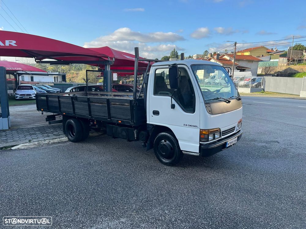 Isuzu NKR | 2.8 Diesel | Caixa Aberta | 3 Lug. - 8