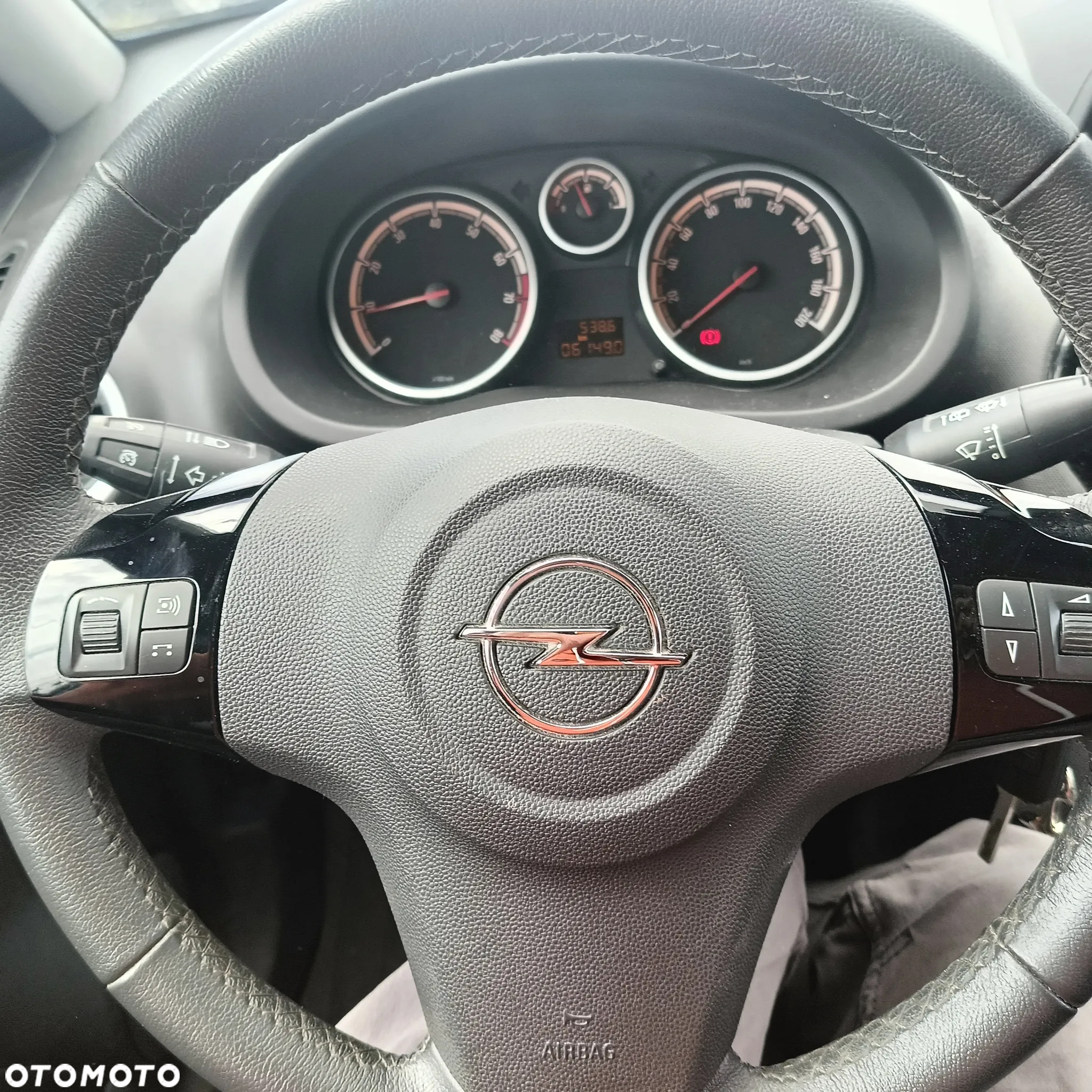 Opel Corsa 1.2 16V Cosmo - 8
