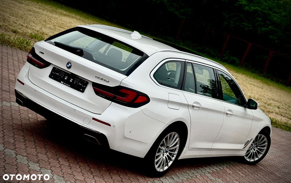 BMW Seria 5 530d xDrive mHEV Luxury Line - 11