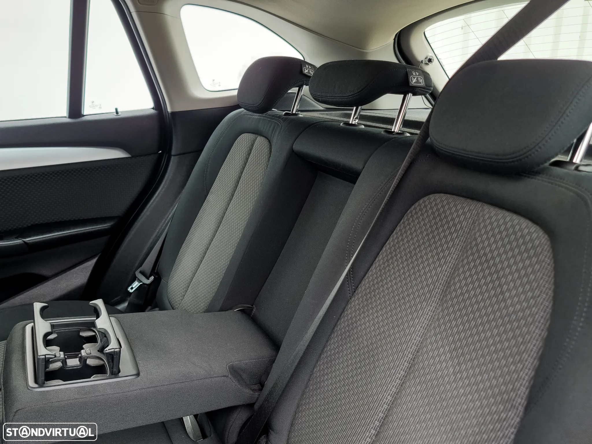 BMW X1 25 e xDrive Corporate Edition - 48