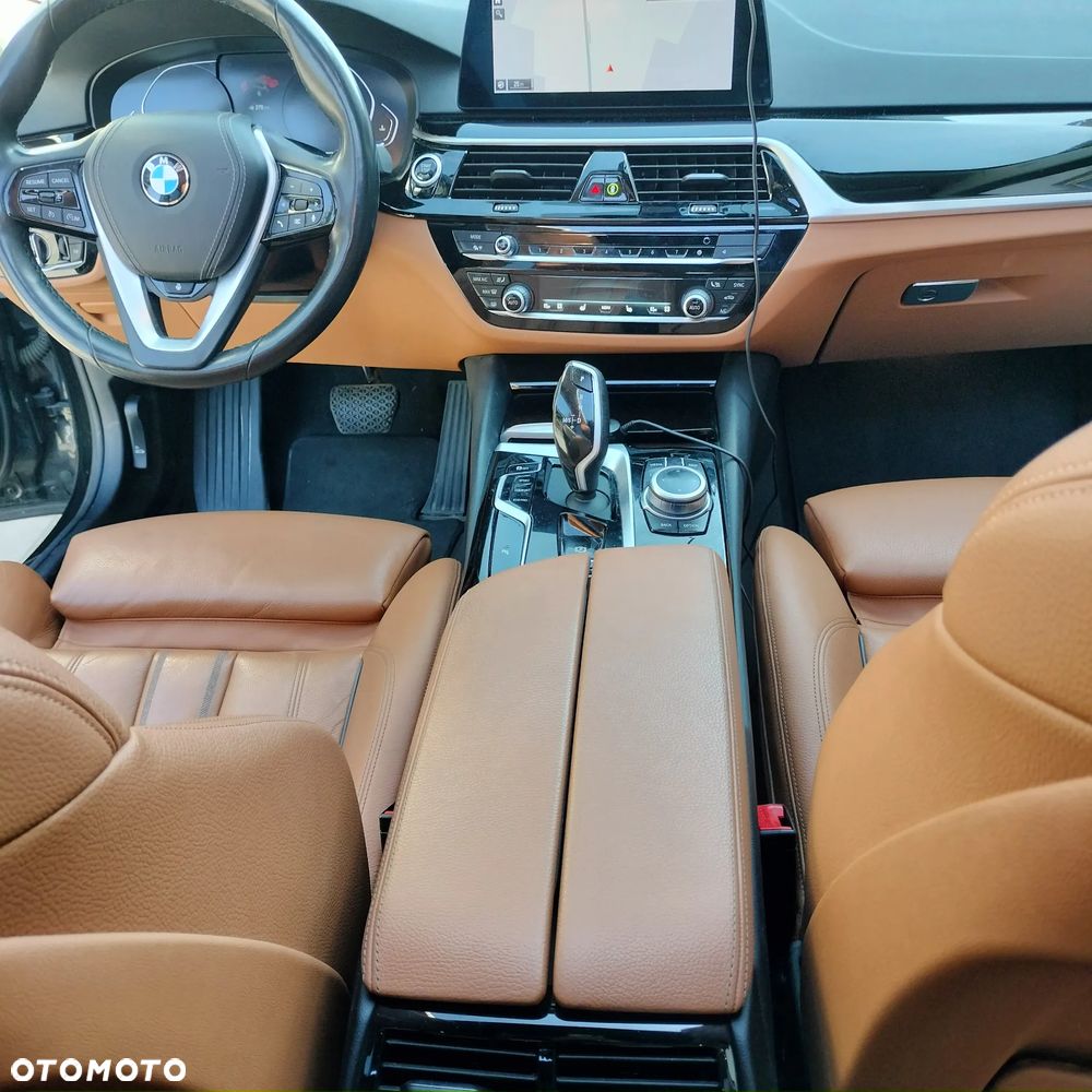 BMW Seria 5 520d xDrive Sport Line - 29