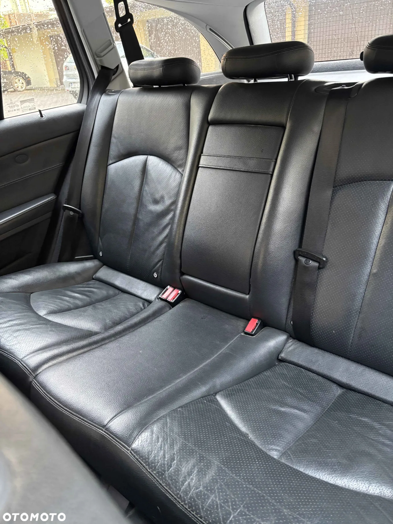 Mercedes-Benz Klasa E 320 4-Matic T Classic - 19