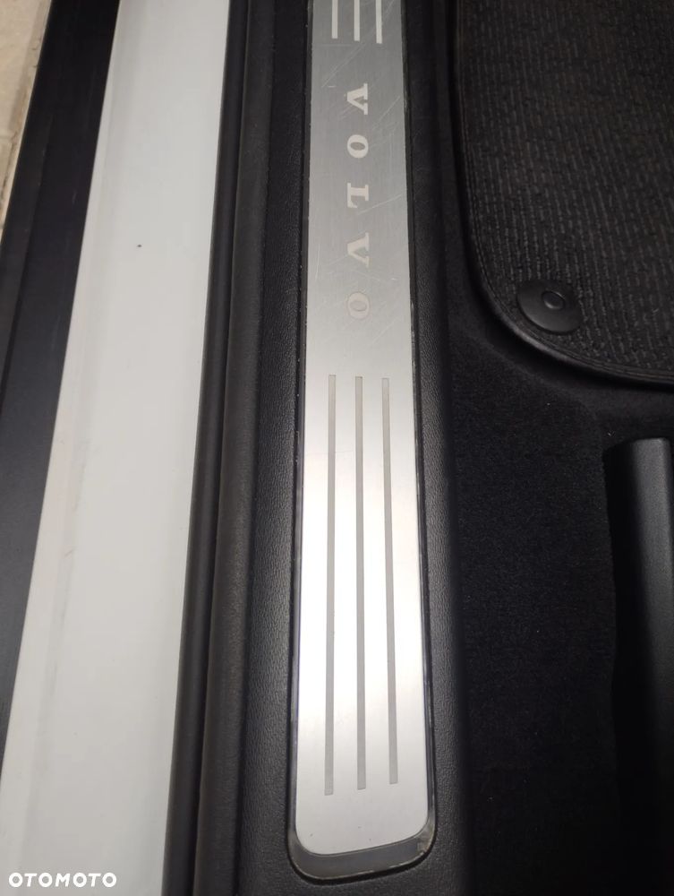 Volvo V90 Cross Country - 26