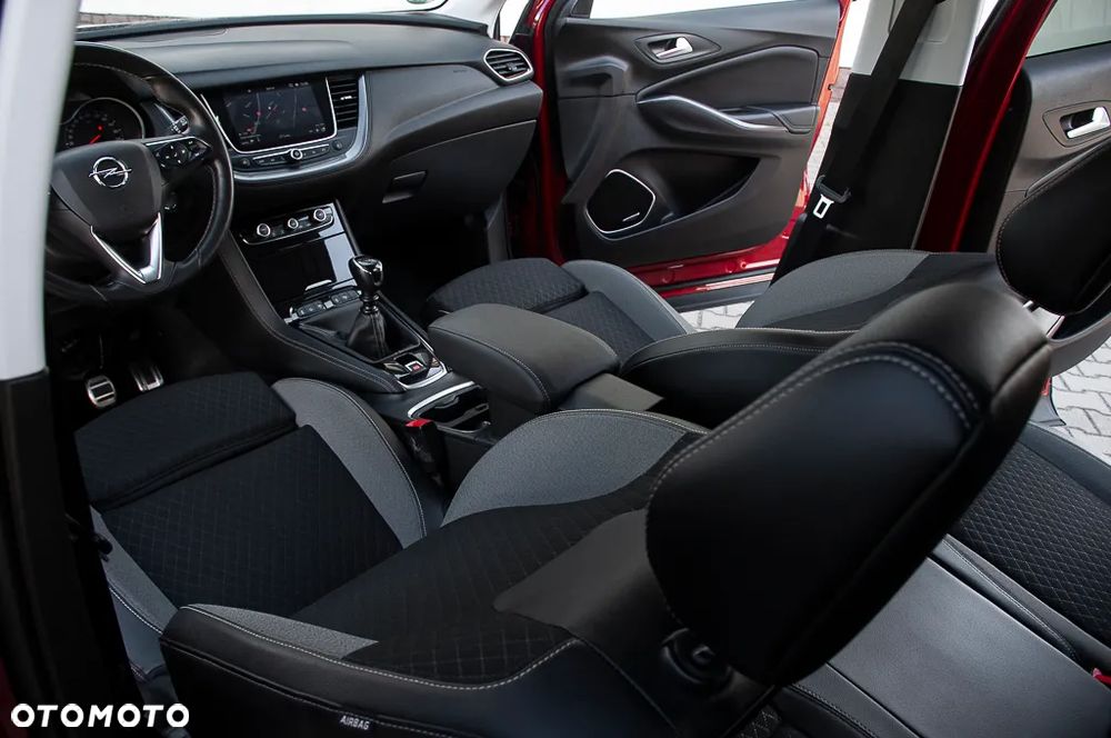 Opel Grandland X 1.2 Start/Stop Business INNOVATION - 27