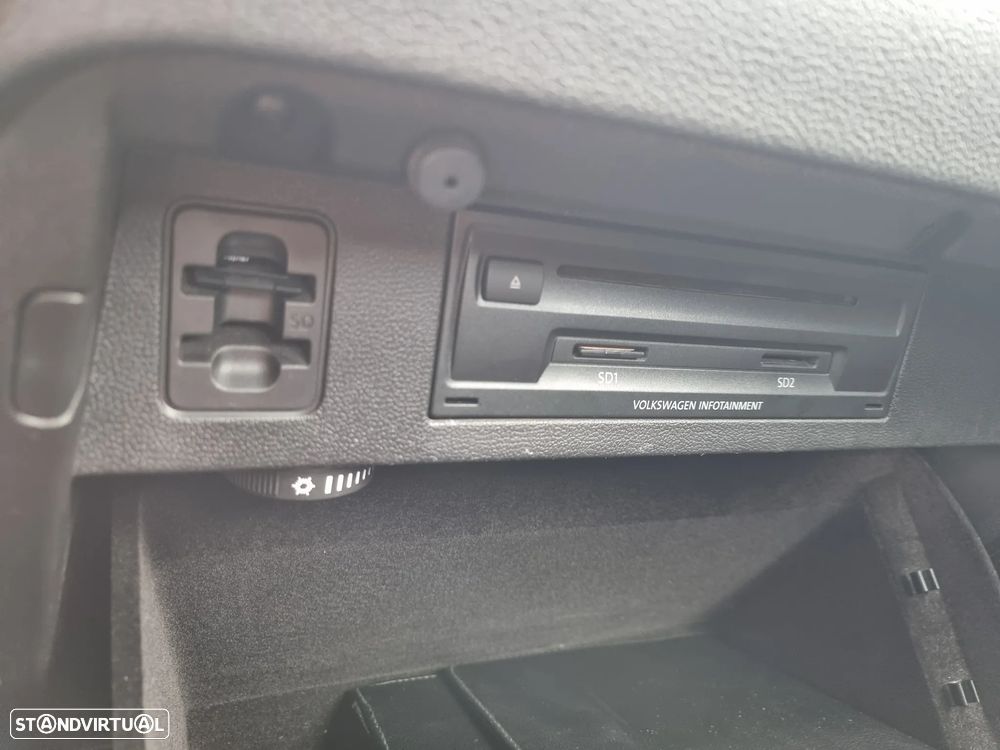 VW Passat Variant 2.0 TDi Confortline - 20