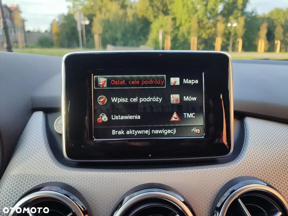 Mercedes-Benz Klasa B 180 BlueEFFICIENCY Edition - 29