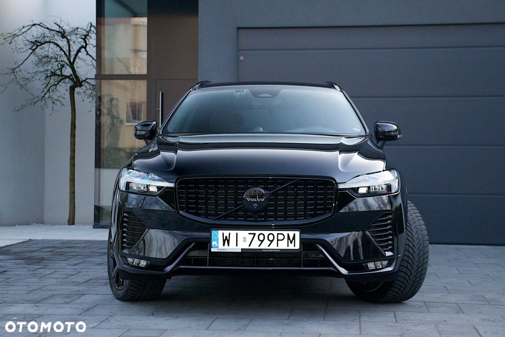 Volvo XC 60 B5 B AWD Ultra Black Edition - 4