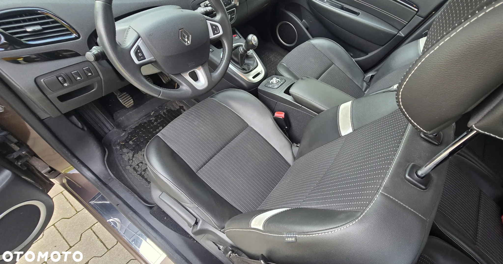 Renault Scenic - 17