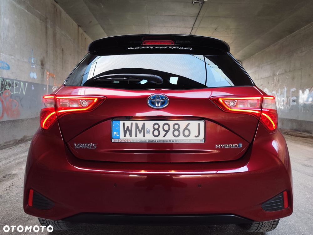 Toyota Yaris Hybrid 100 Selection Passion - 6