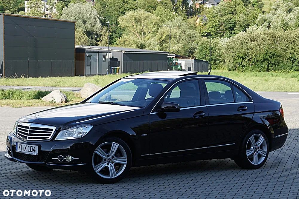 Mercedes-Benz Klasa C 180 BlueEFFICIENCY Elegance - 2