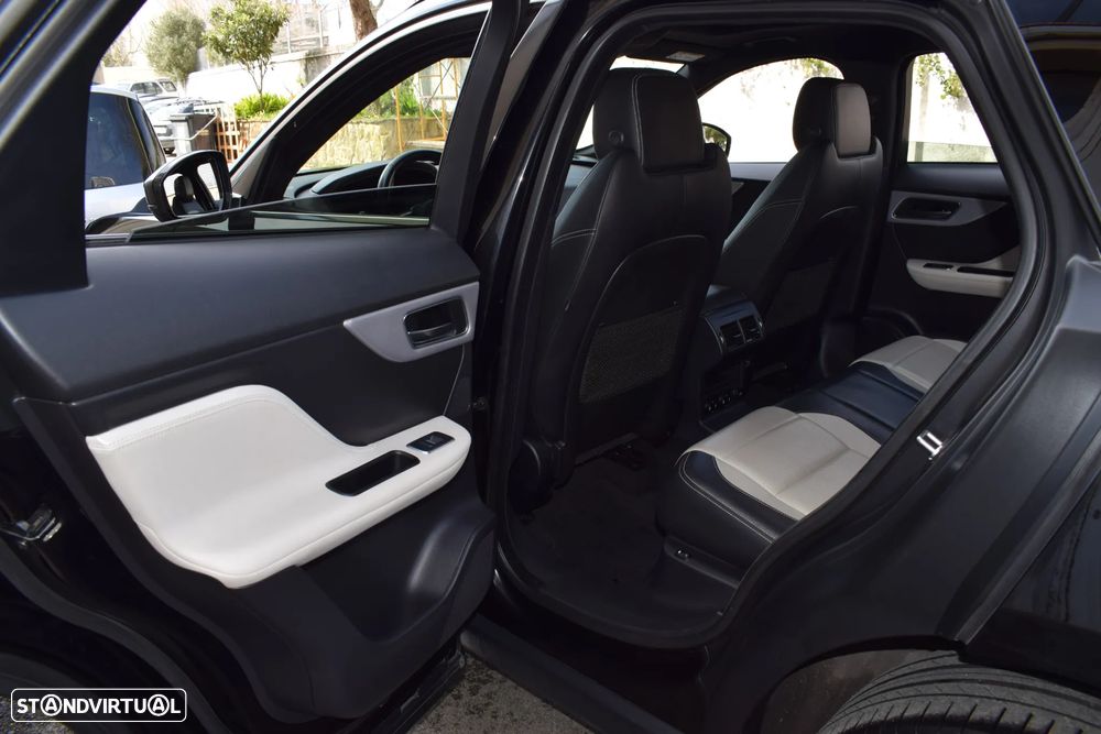 Jaguar F-Pace 2.0 i4D R-Sport - 32