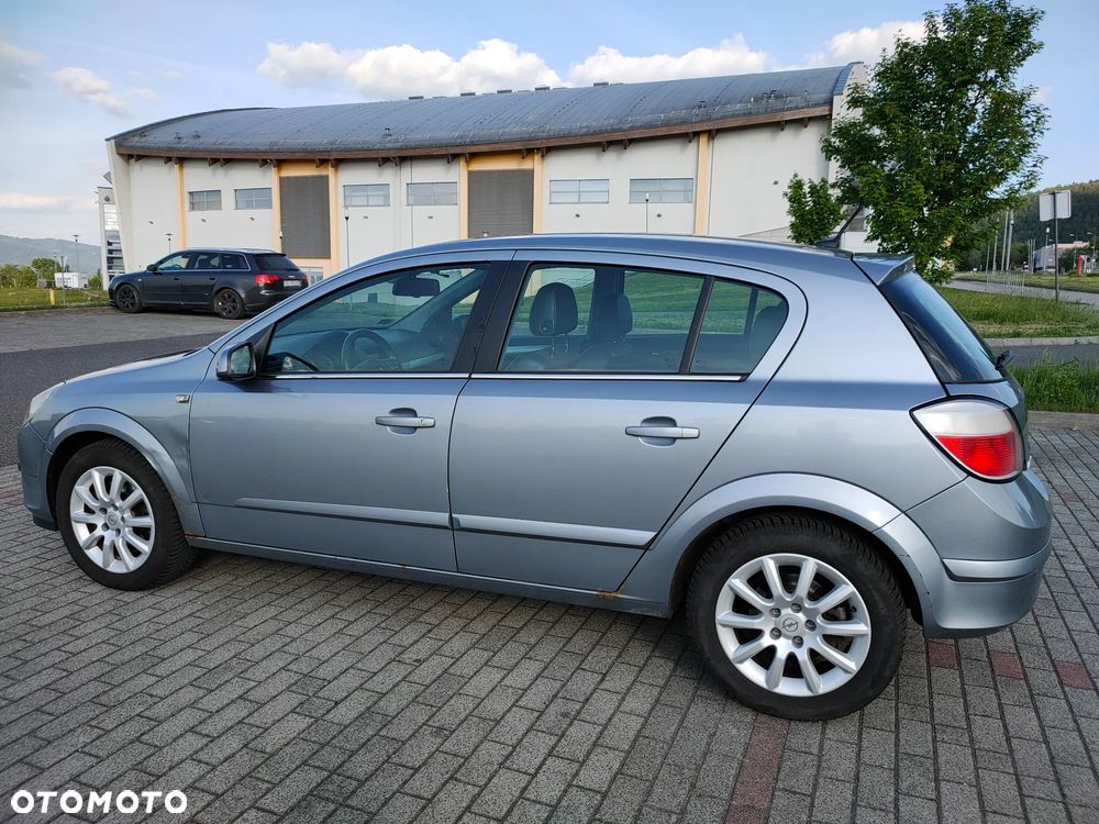 Opel Astra 1.9 CDTI - 10